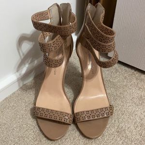 Julianne Houghton tan stiletto heels size 7.5